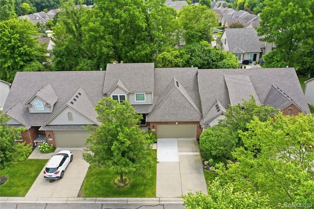 1195 Wind Chime Drive, Waterford Charter Township, MI 48327