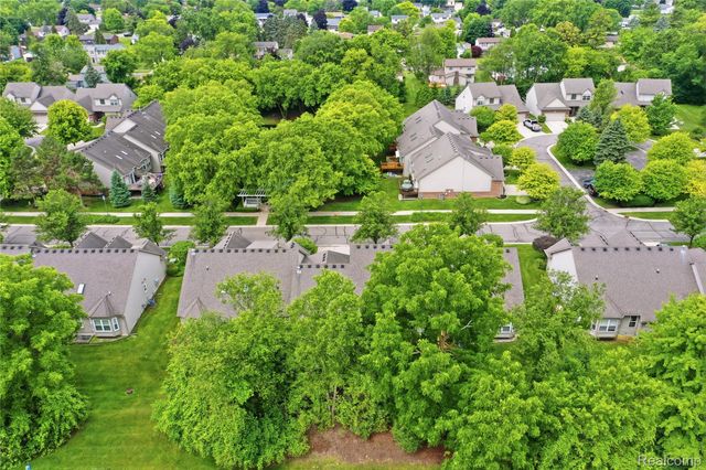 1195 Wind Chime Drive, Waterford Charter Township, MI 48327