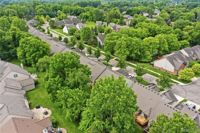 1195 Wind Chime Drive, Waterford Charter Township, MI 48327