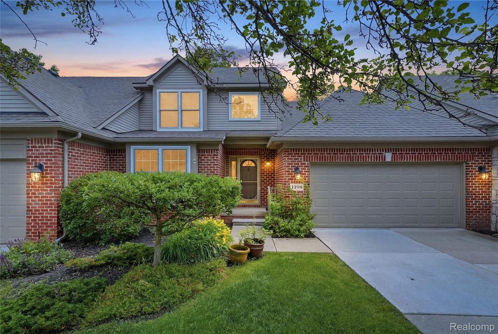 1195 Wind Chime Drive, Waterford Charter Township, MI 48327