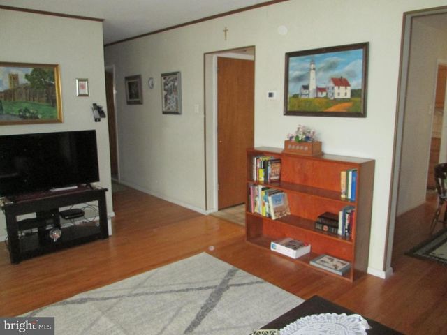 530 GILBERTSVILLE RD, Gilbertsville, PA 19525