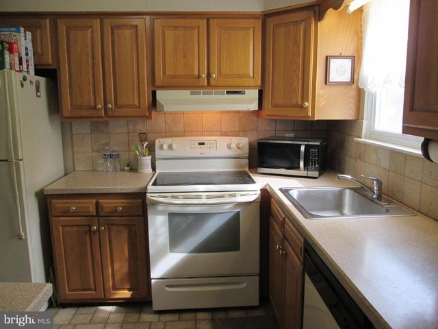 530 GILBERTSVILLE RD, Gilbertsville, PA 19525