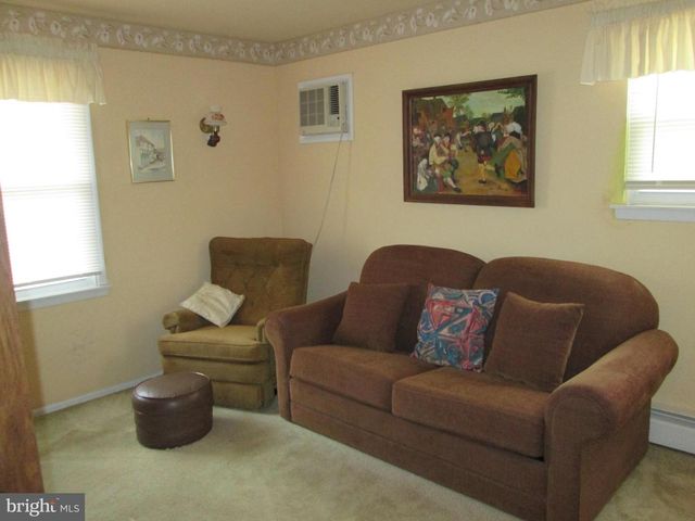 530 GILBERTSVILLE RD, Gilbertsville, PA 19525