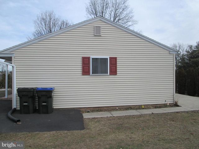 530 GILBERTSVILLE RD, Gilbertsville, PA 19525