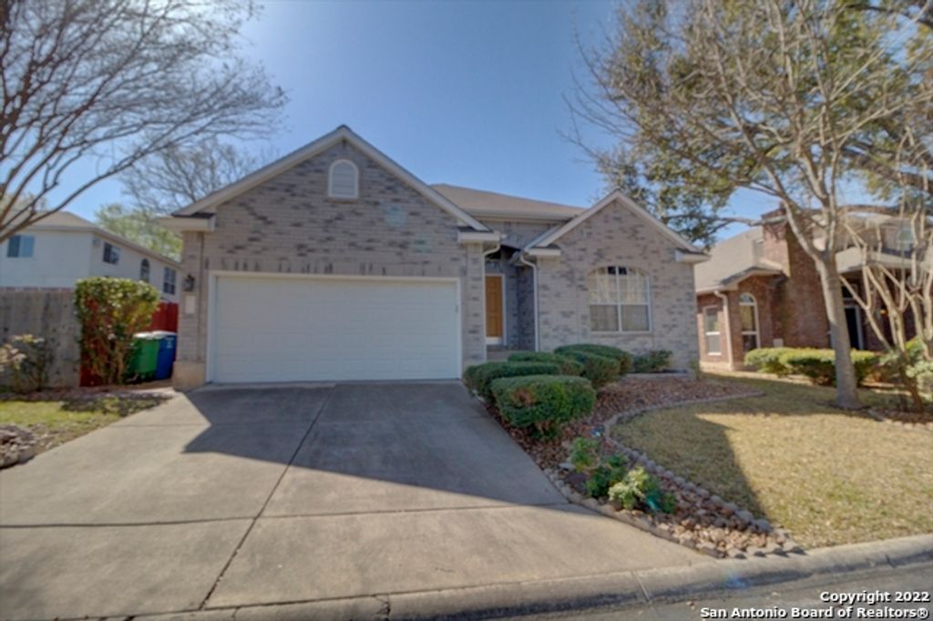 9515 BLACK THORN LN, San Antonio, TX 78240