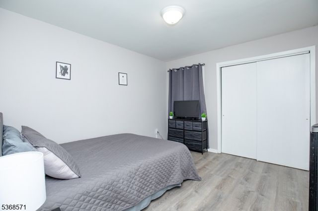 186 Park St, East Orange City, NJ 07017