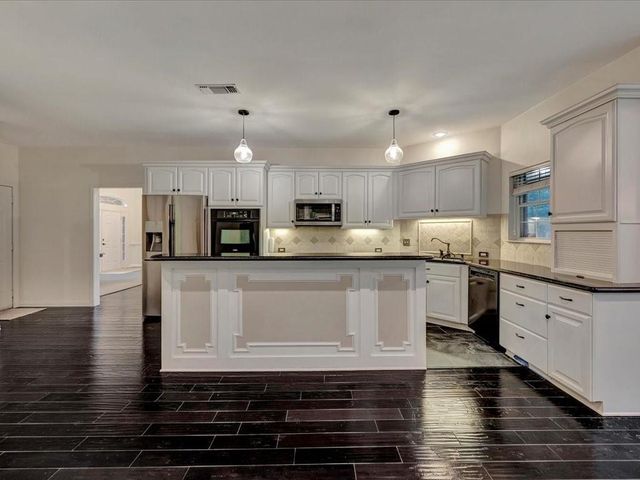 206 Cascade Court, Lufkin, TX 75901