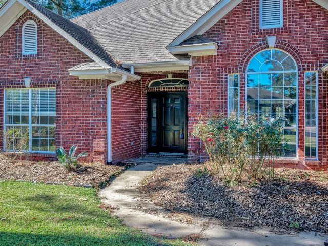 206 Cascade Court, Lufkin, TX 75901
