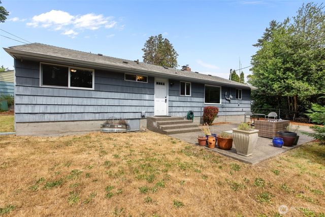 901 NE 148th Street, Shoreline, WA 98155