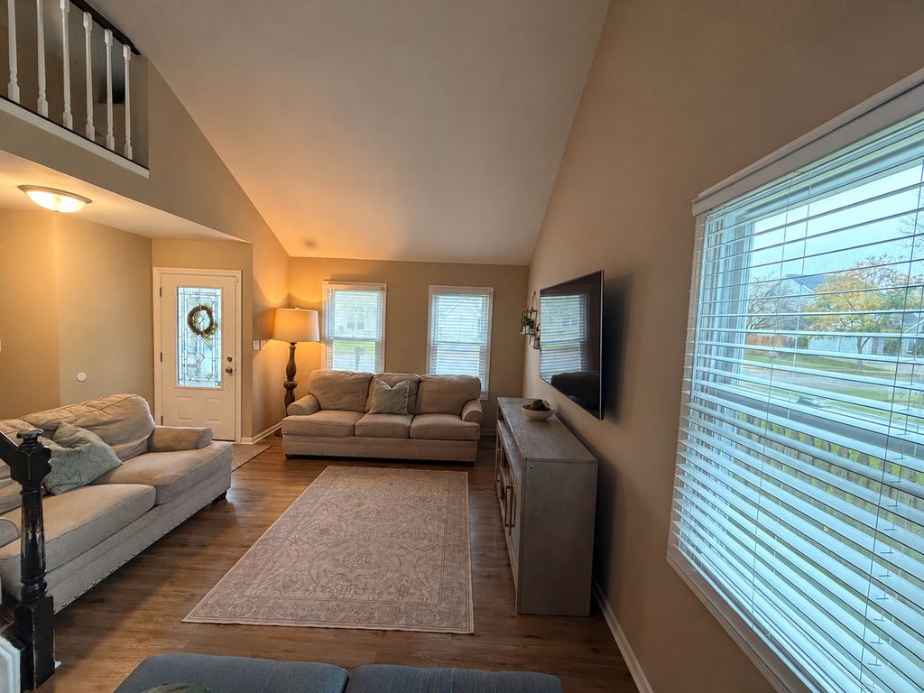 37 Washington Avenue, Streamwood, IL 60107 — photo 3