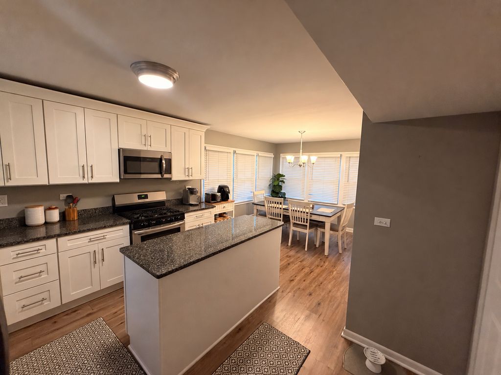 37 Washington Avenue, Streamwood, IL 60107 — photo 5