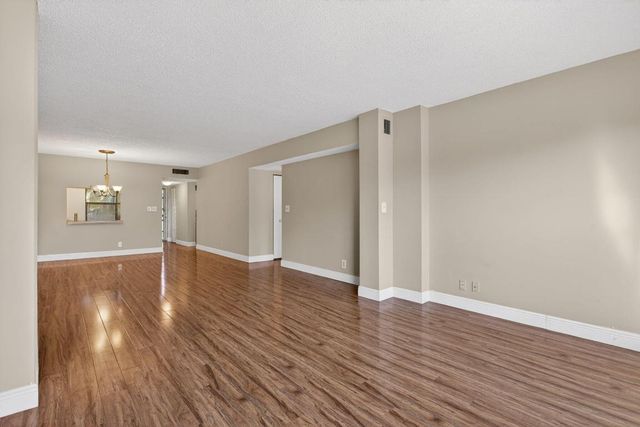 3050 NW 42nd Avenue C303, Coconut Creek, FL 33066