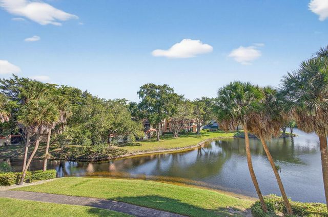 3050 NW 42nd Avenue C303, Coconut Creek, FL 33066