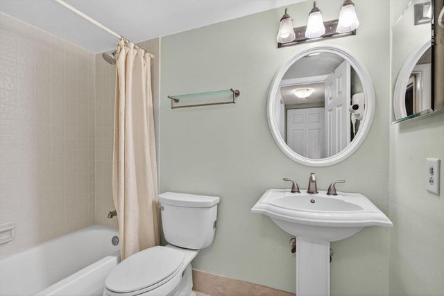 3050 NW 42nd Avenue C303, Coconut Creek, FL 33066