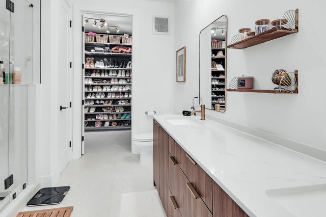 1701 Simond Ave 304, Austin, TX 78723