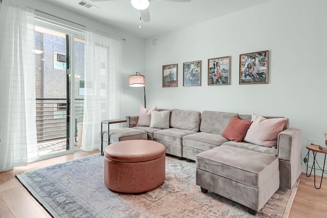 1701 Simond Ave 304, Austin, TX 78723