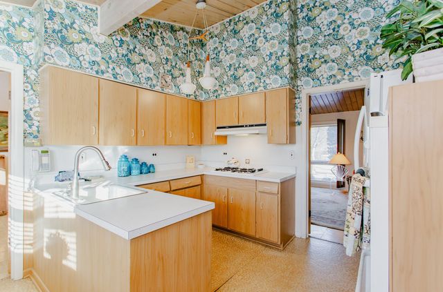 201 Valley View Drive, Wilmette, IL 60091