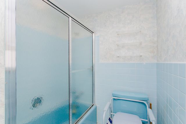 201 Valley View Drive, Wilmette, IL 60091