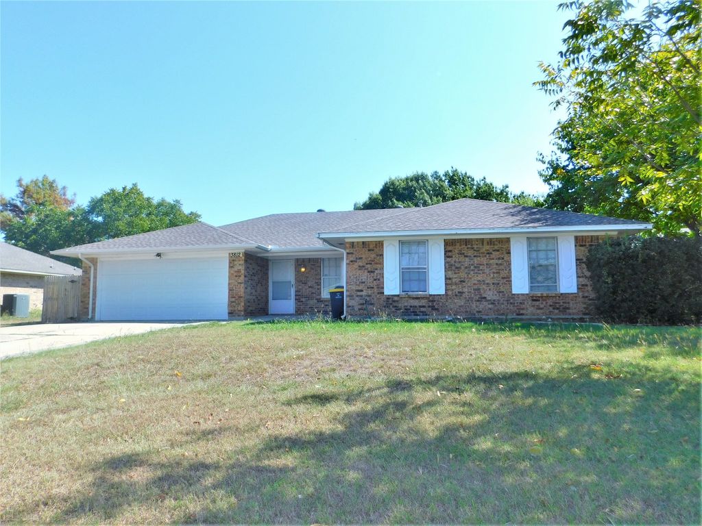 3812 Yellowstone Place, Denton, TX 76209