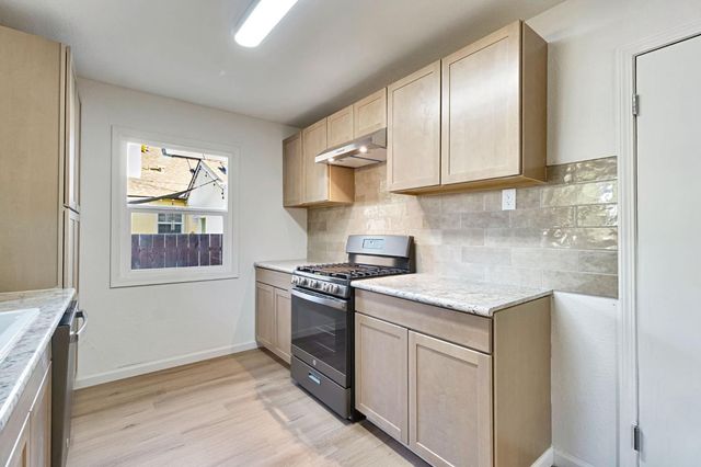 4835 N Diana Street, Fresno, CA 93726