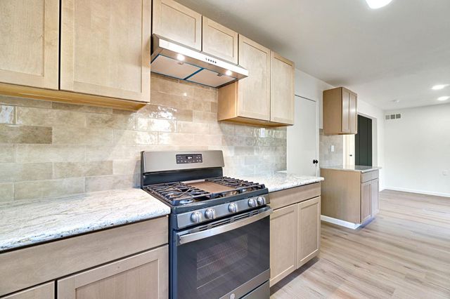 4835 N Diana Street, Fresno, CA 93726