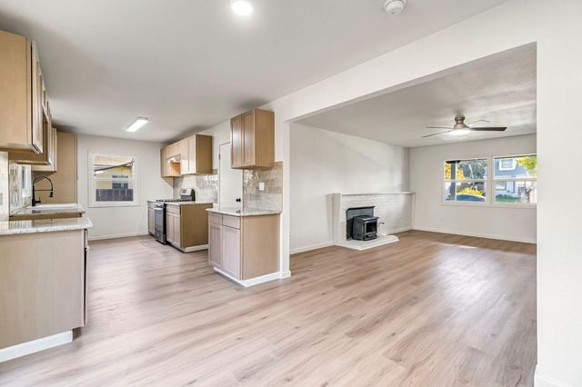 4835 N Diana Street, Fresno, CA 93726