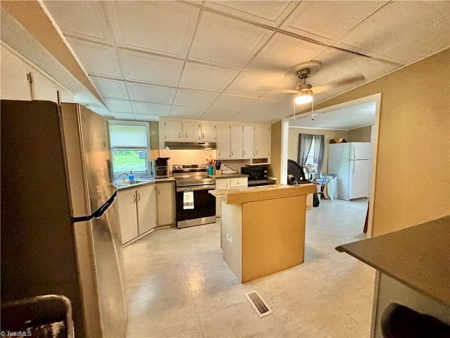 1283 Gene Martin Road, Walnut Cove, NC 27052