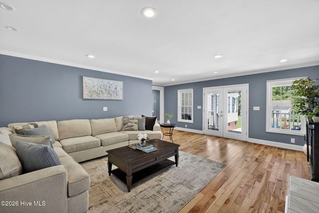 310 Foxhall Court, Wilmington, NC 28412
