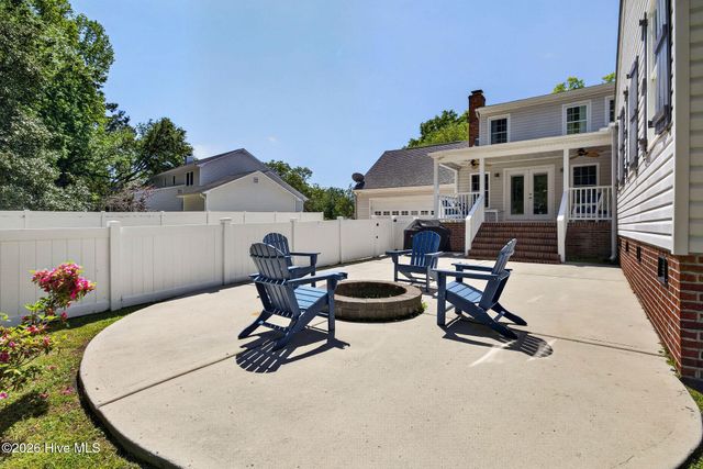310 Foxhall Court, Wilmington, NC 28412