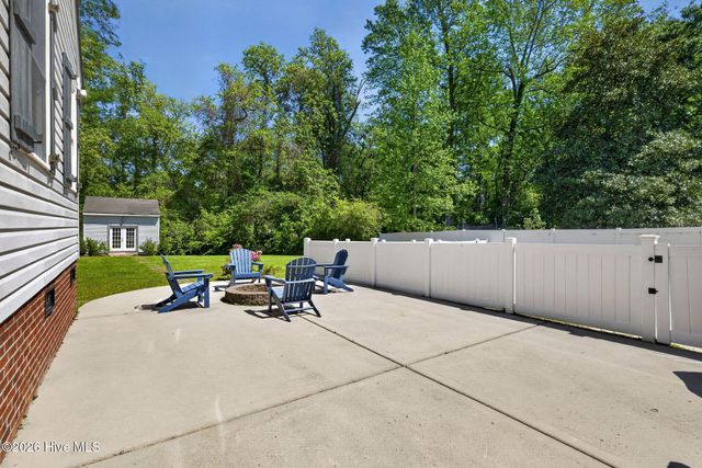 310 Foxhall Court, Wilmington, NC 28412