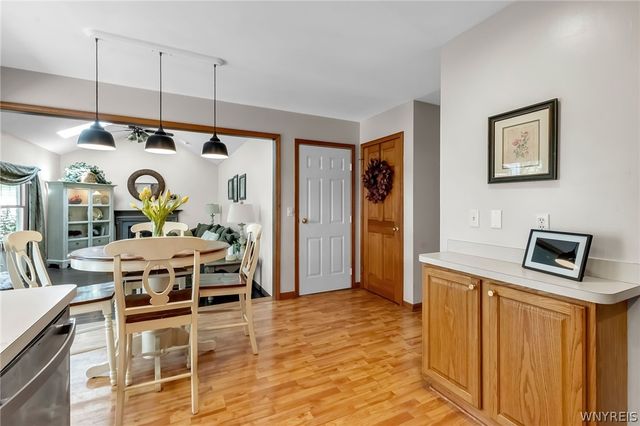34 5th Avenue, Amherst, NY 14221