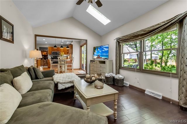 34 5th Avenue, Amherst, NY 14221
