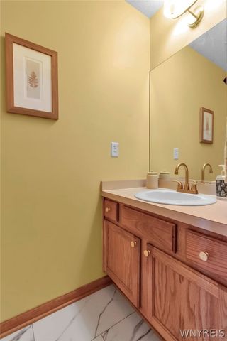 34 5th Avenue, Amherst, NY 14221