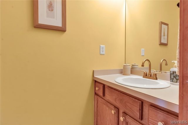 34 5th Avenue, Amherst, NY 14221