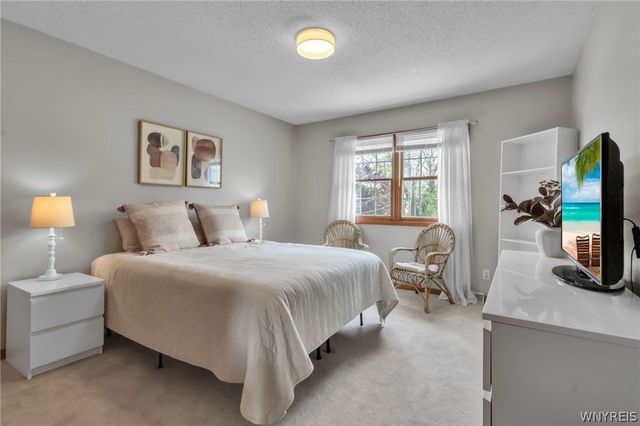 34 5th Avenue, Amherst, NY 14221