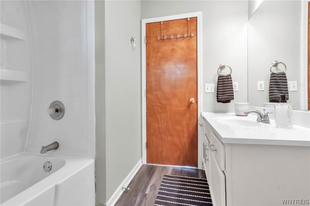 34 5th Avenue, Amherst, NY 14221