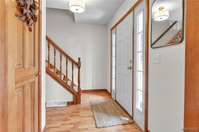 34 5th Avenue, Amherst, NY 14221