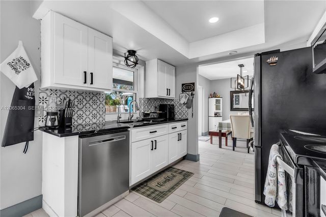 22330 SW 65th Avenue, Boca Raton, FL 33428