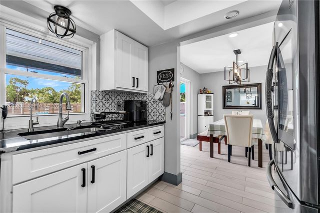 22330 SW 65th Avenue, Boca Raton, FL 33428