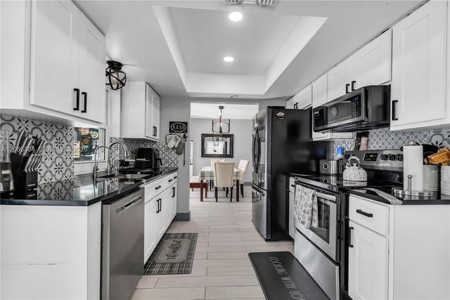 22330 SW 65th Avenue, Boca Raton, FL 33428