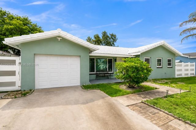 22330 SW 65th Avenue, Boca Raton, FL 33428