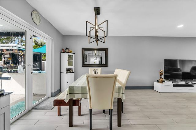 22330 SW 65th Avenue, Boca Raton, FL 33428