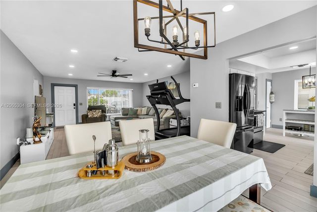 22330 SW 65th Avenue, Boca Raton, FL 33428