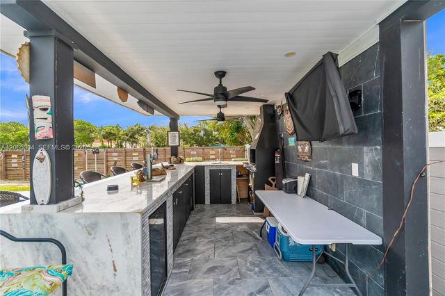 22330 SW 65th Avenue, Boca Raton, FL 33428