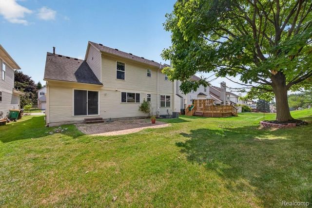 35026 Pennington Drive, Farmington Hills, MI 48335