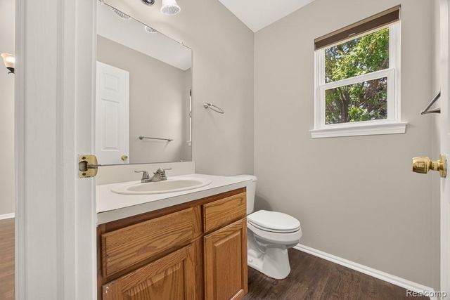 35026 Pennington Drive, Farmington Hills, MI 48335