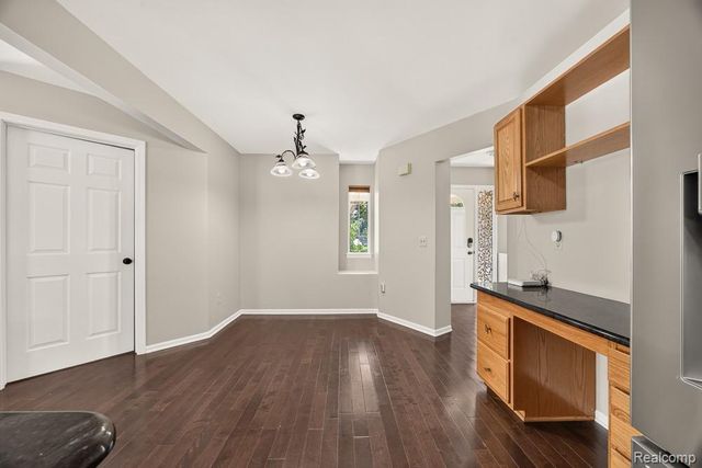 35026 Pennington Drive, Farmington Hills, MI 48335