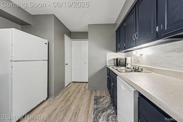 37592 Garden Court, Westland, MI 48185