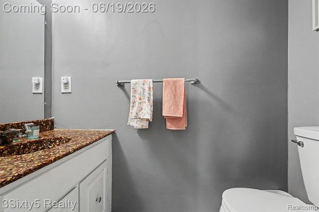 37592 Garden Court, Westland, MI 48185