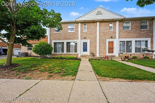 37592 Garden Court, Westland, MI 48185